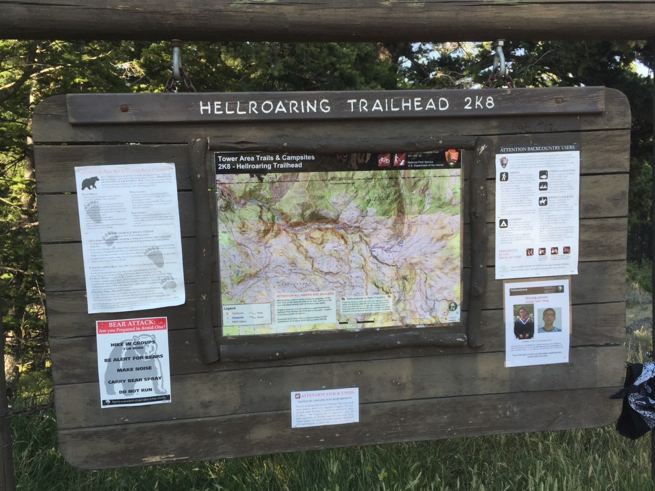 Hellroaring Trailhead Sign